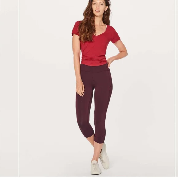 LULULEMON In Movement Crop *Everlux 19"
Garnet - Picture 5 of 7